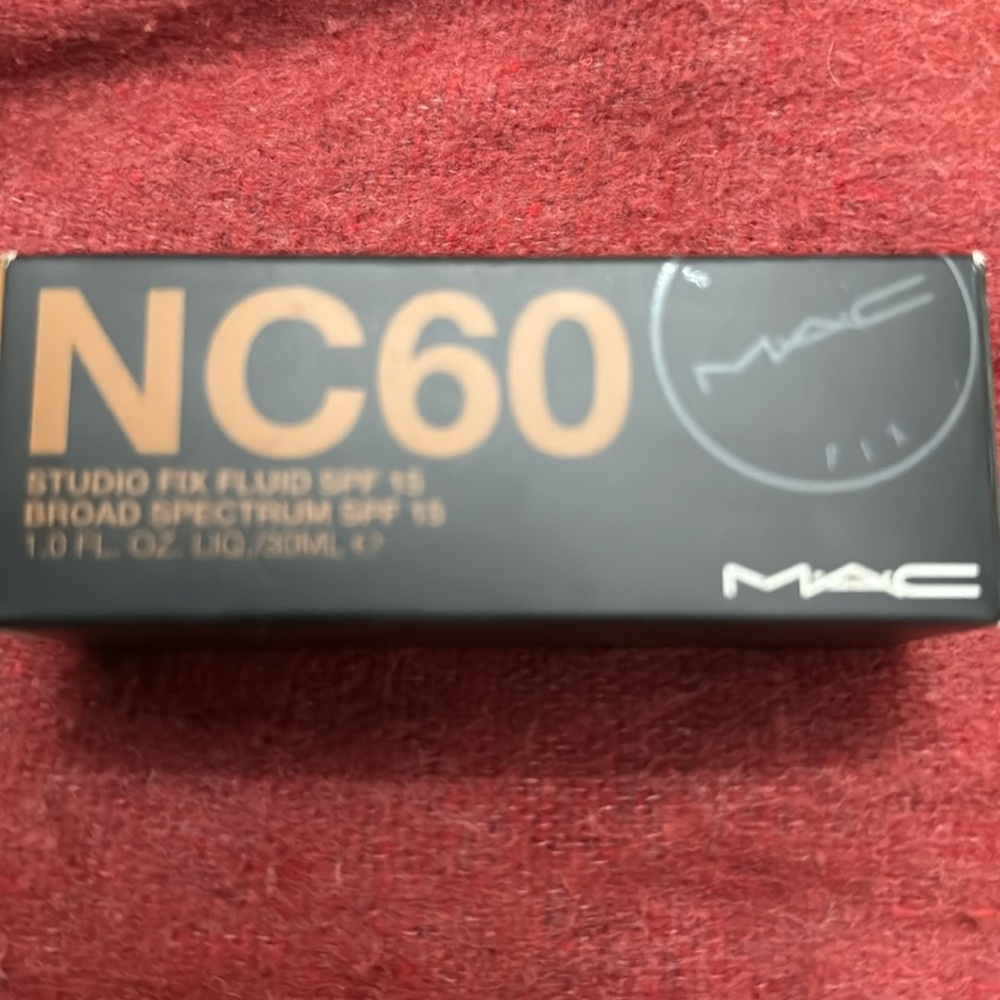 Mac foundation NC60
